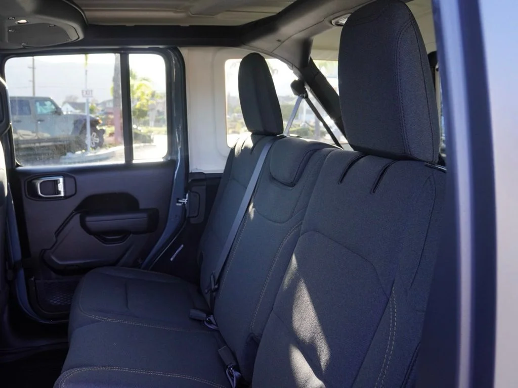 New 2026 Anvil Clear-Coat Exterior Paint Jeep Sport S image 18