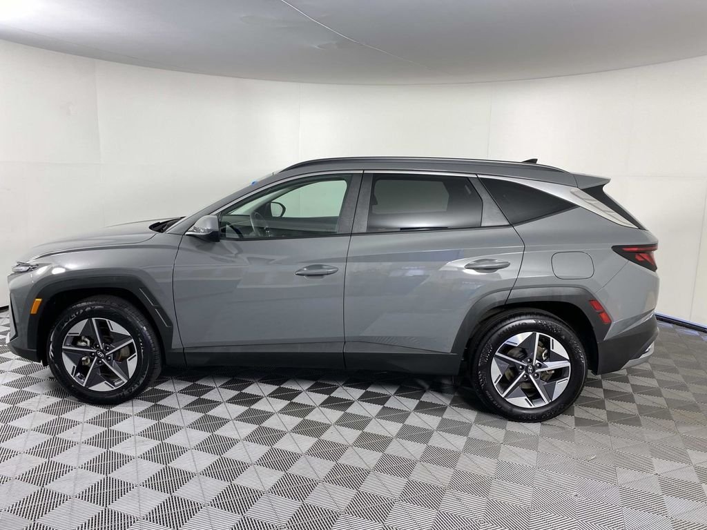 Used 2025 Gray Hyundai SEL image 5
