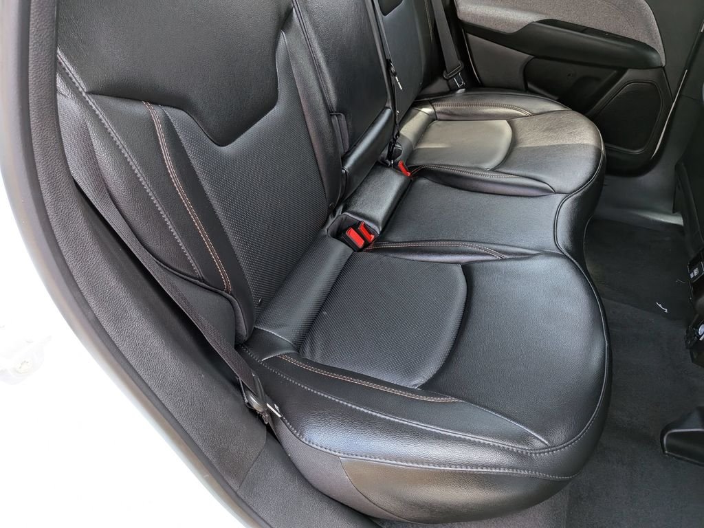 Used 2022 White Jeep Latitude Lux image 22