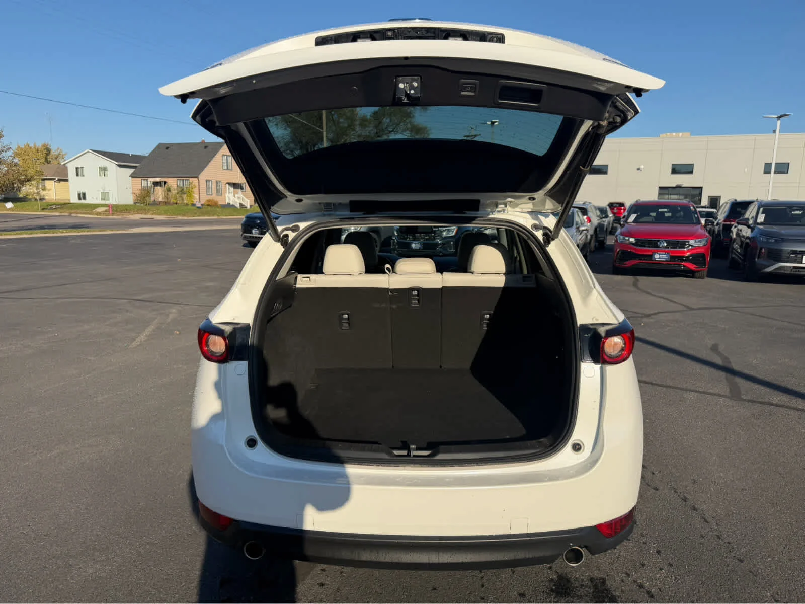 Used 2020 Snowflake White Pearl Mica Mazda Grand Touring image 6