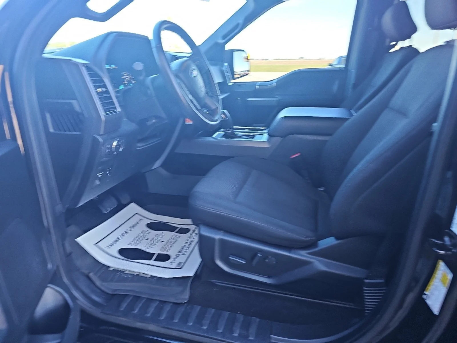 Used 2020 Agate Black Metallic Ford XLT image 26