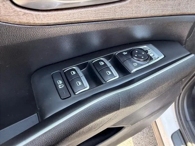 Used 2022 White Kia X-Line EX image 16