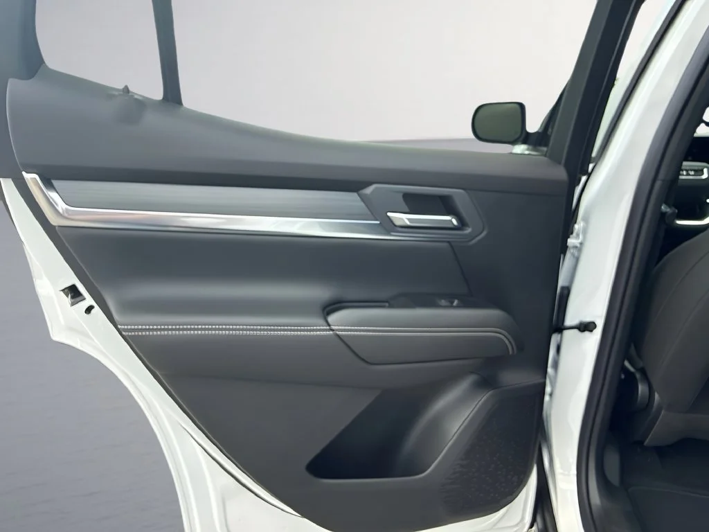 New 2027 Summit White GMC Elevation image 29