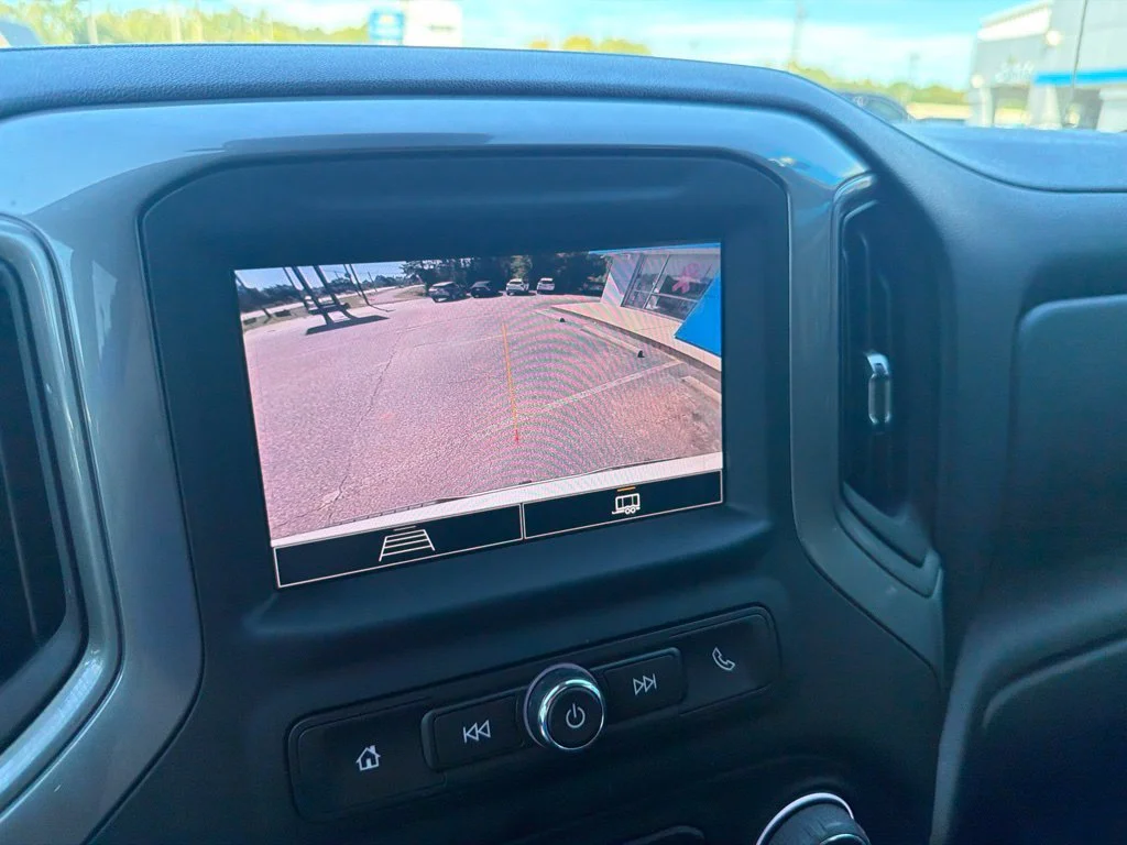 Used 2022 SUMMIT WHITE Chevrolet Custom image 21