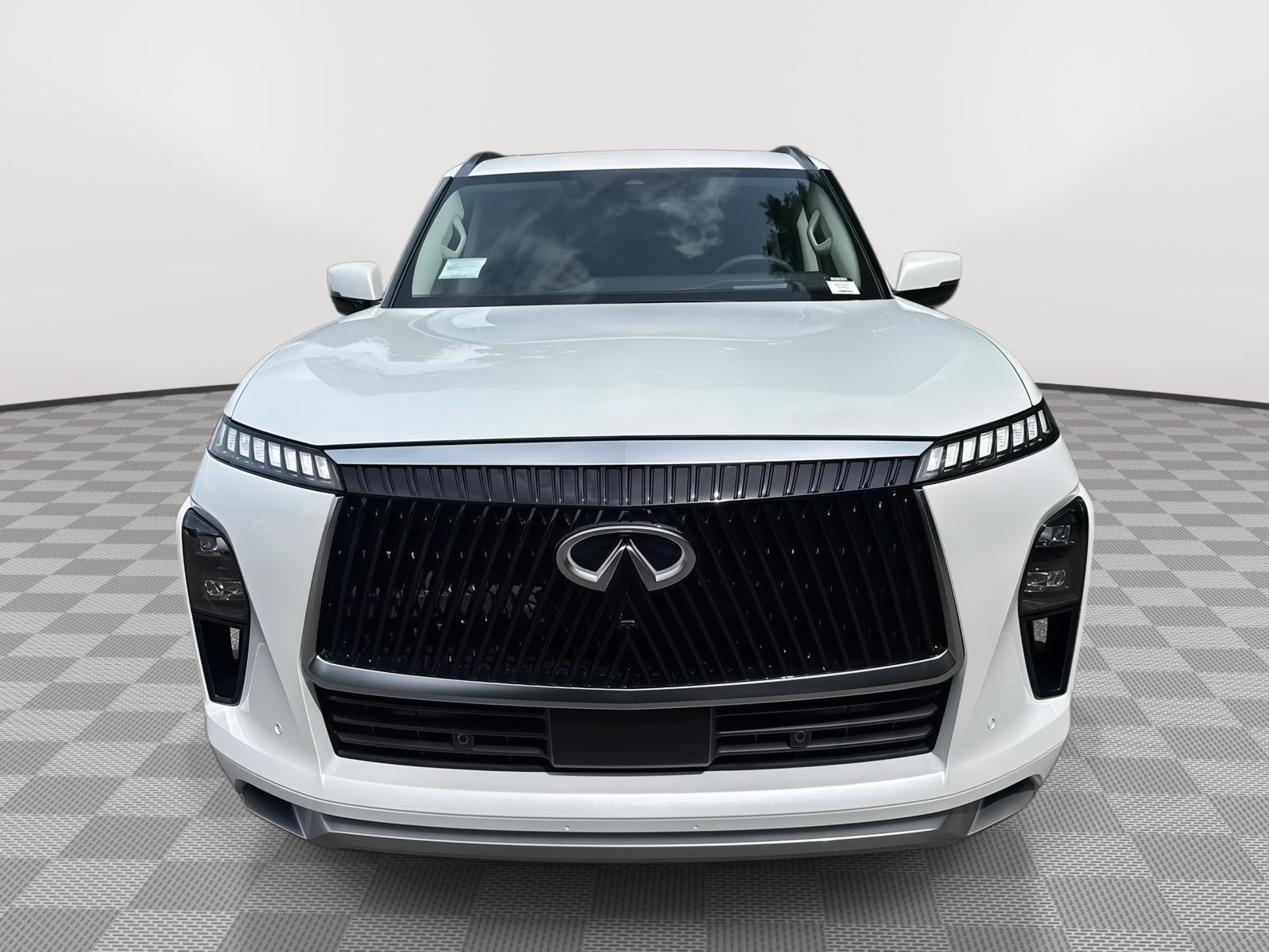 New 2027 RADIANT WHITE INFINITI Luxe 2WD image 3