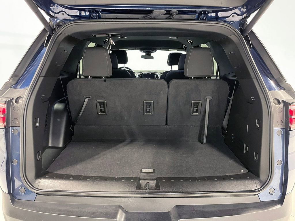 Used 2023 Northsky Blue Metallic Chevrolet LT Cloth image 5