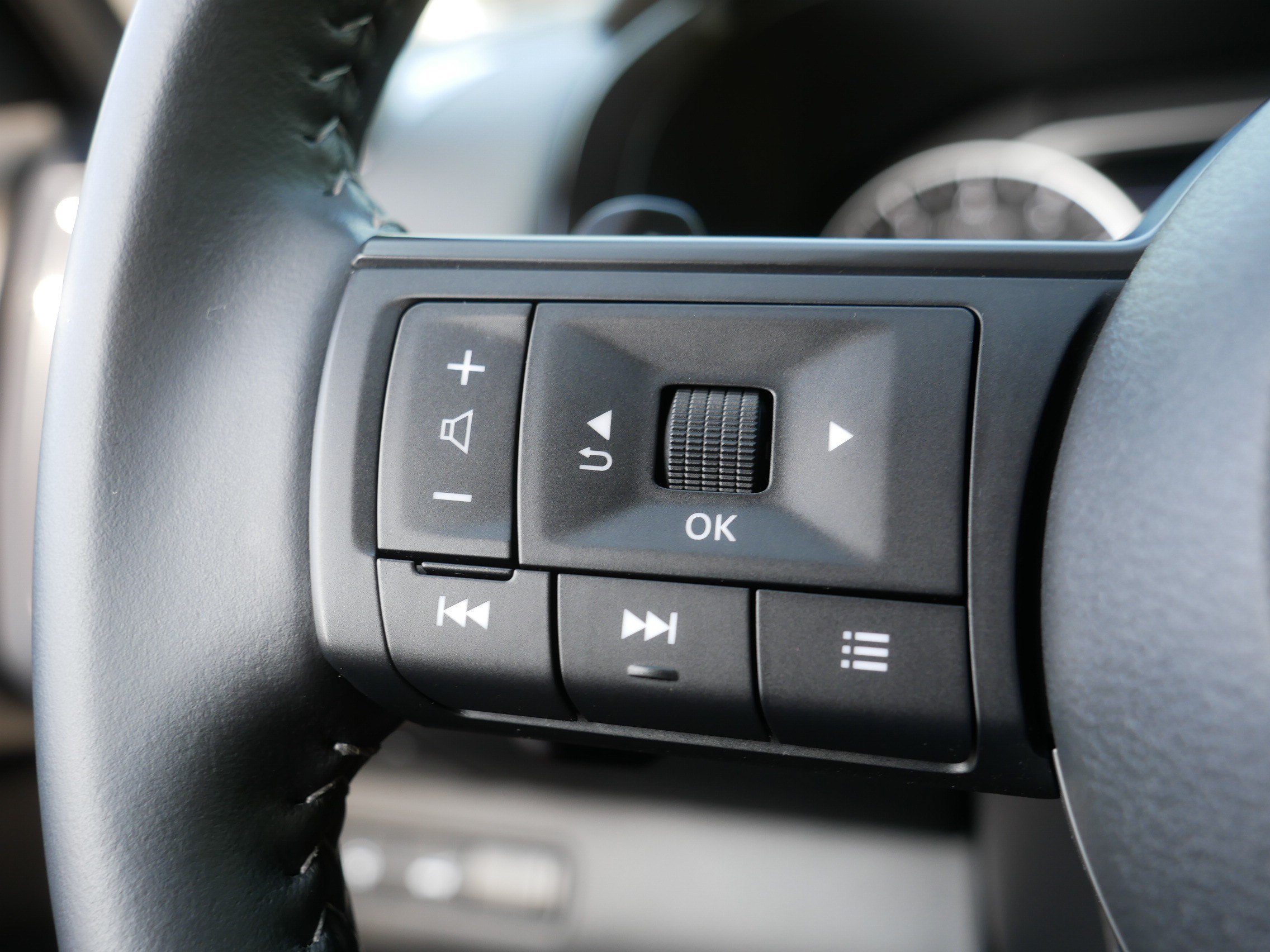 Certified Used 2025 Super Black Nissan SV image 28