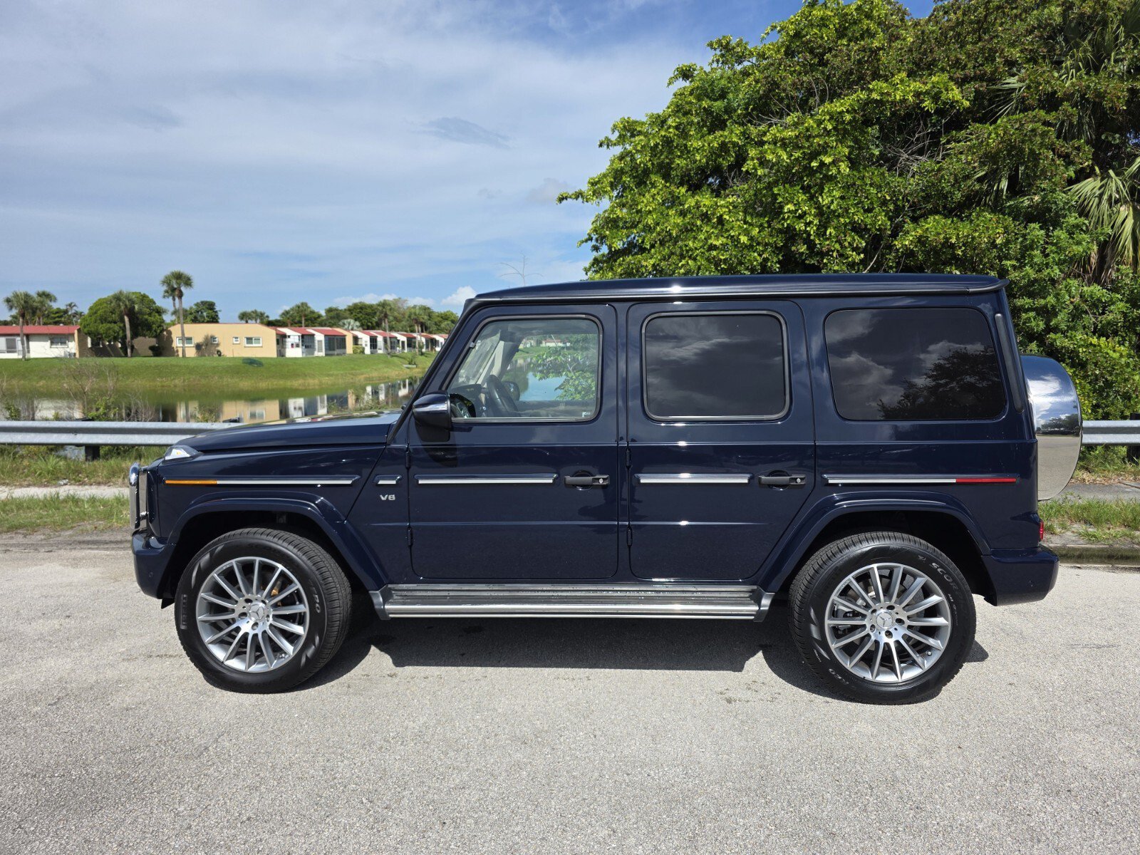 Used 2023 MANUFAKTUR Midnight Blue Mercedes-Benz G 550 image 7