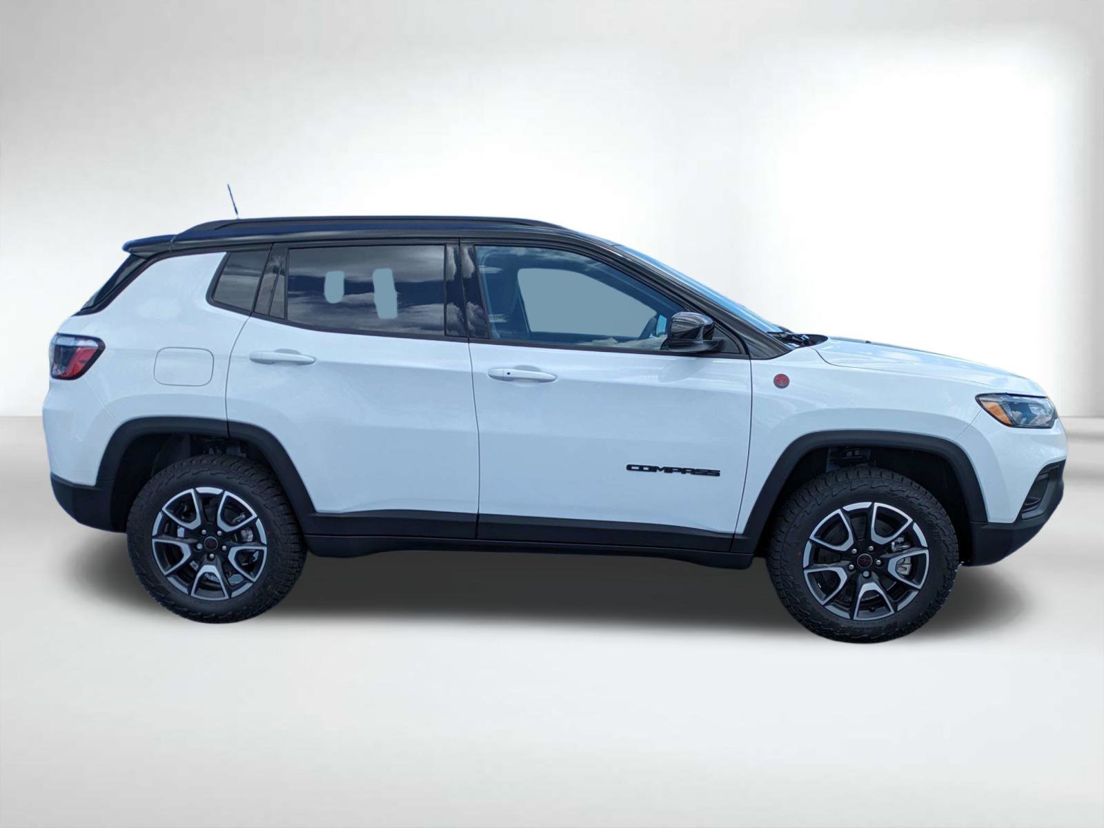 New 2026 Bright White Clear-Coat Exterior Paint Jeep Trailhawk image 3
