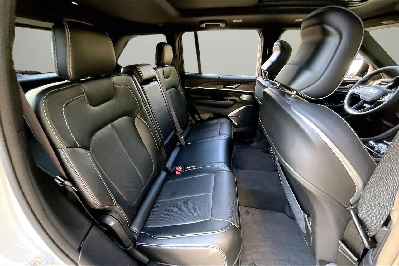 Used 2023 White Jeep Overland 4xe image 25