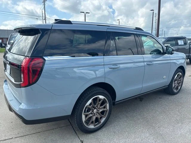 New 2027 Glacier Gray Metallic Tri-Coat Ford King Ranch® image 10