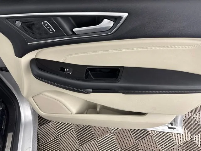 Used 2019 Silver Ford Titanium image 21