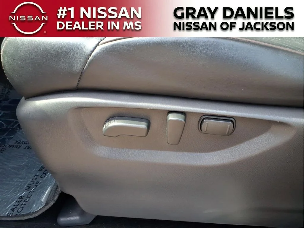 Used 2023 Gray Nissan Platinum image 13