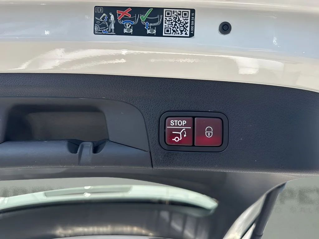 Used 2024 White Mercedes-Benz GLE 350 image 30