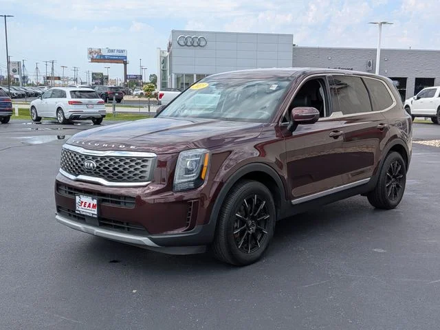 Used 2021 Purple Kia LX image 3