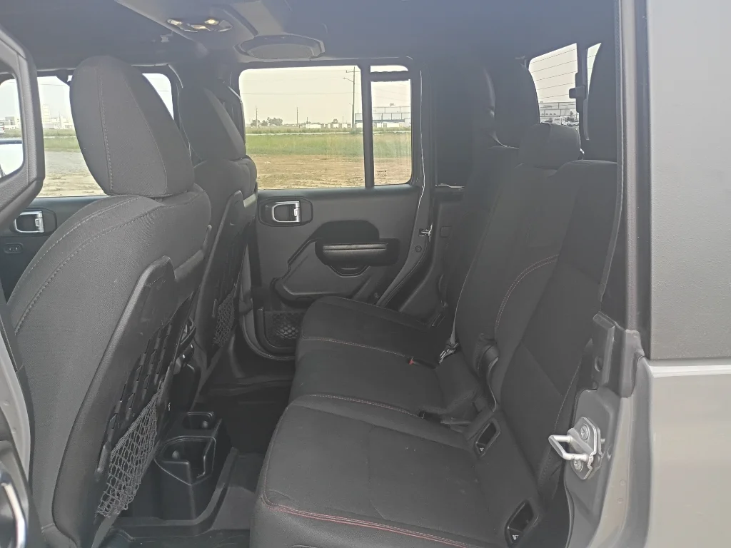 Used 2021 Granite Crystal Metallic Clearcoat Jeep Rubicon image 16