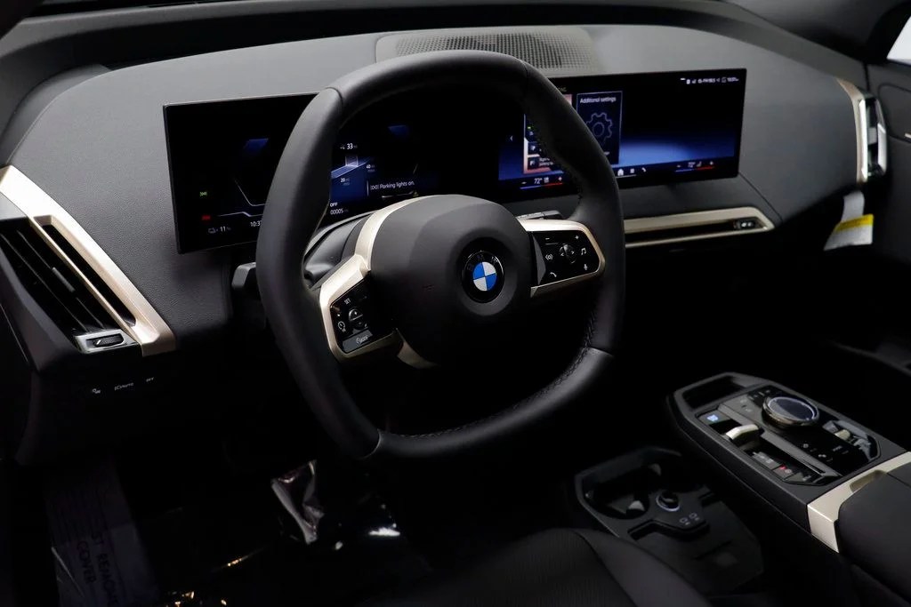 2026 BMW iX 45 - Photo 7