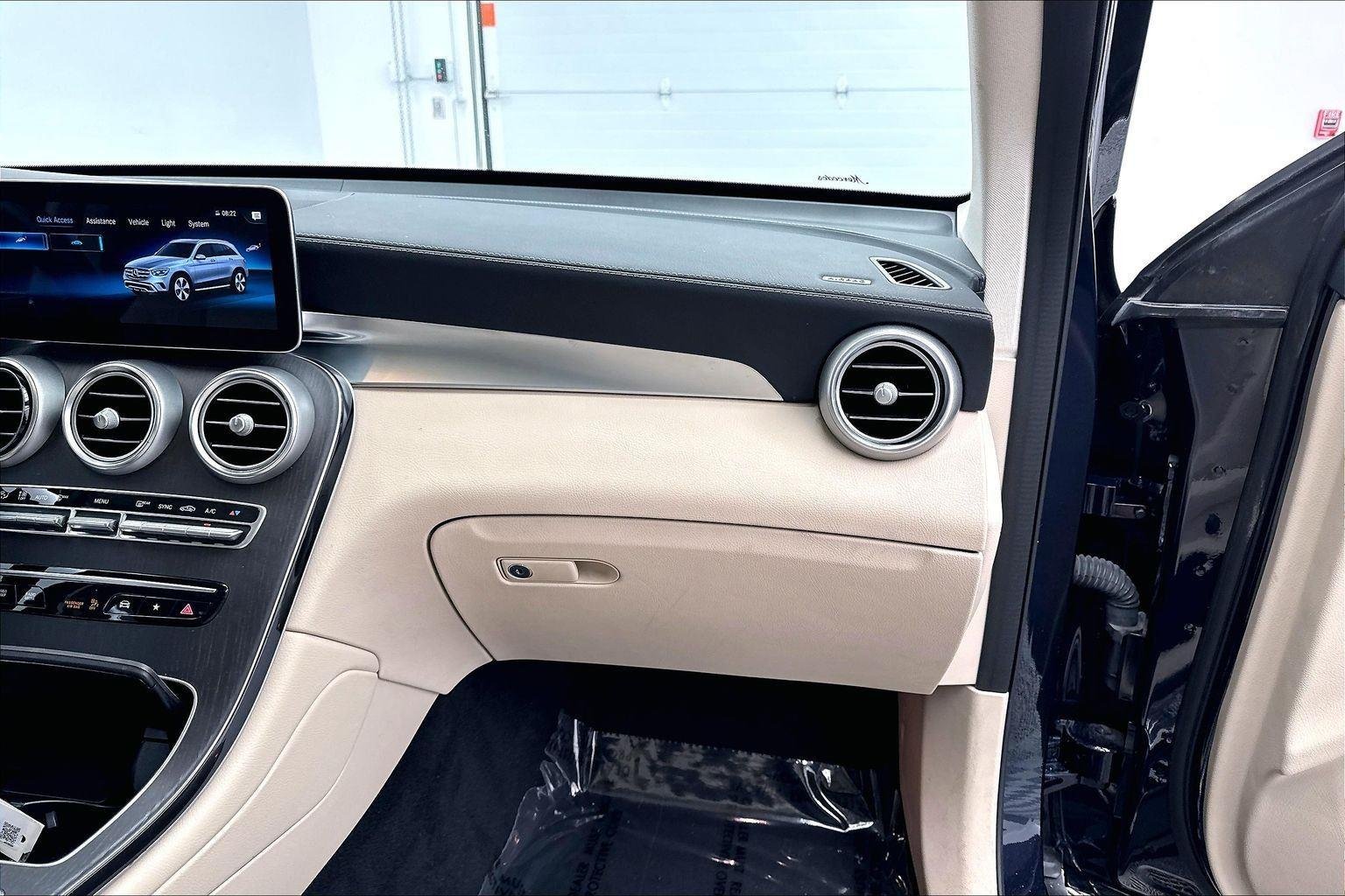 Used 2022 Lunar Blue Metallic Mercedes-Benz GLC 300 image 34