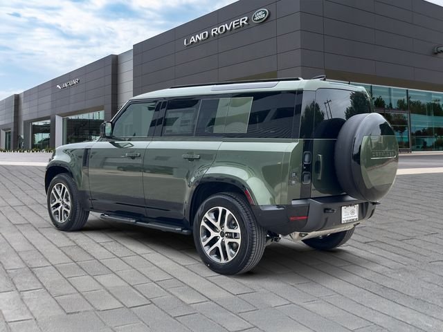 New 2026 Woolstone Green Land Rover X-Dynamic SE image 3