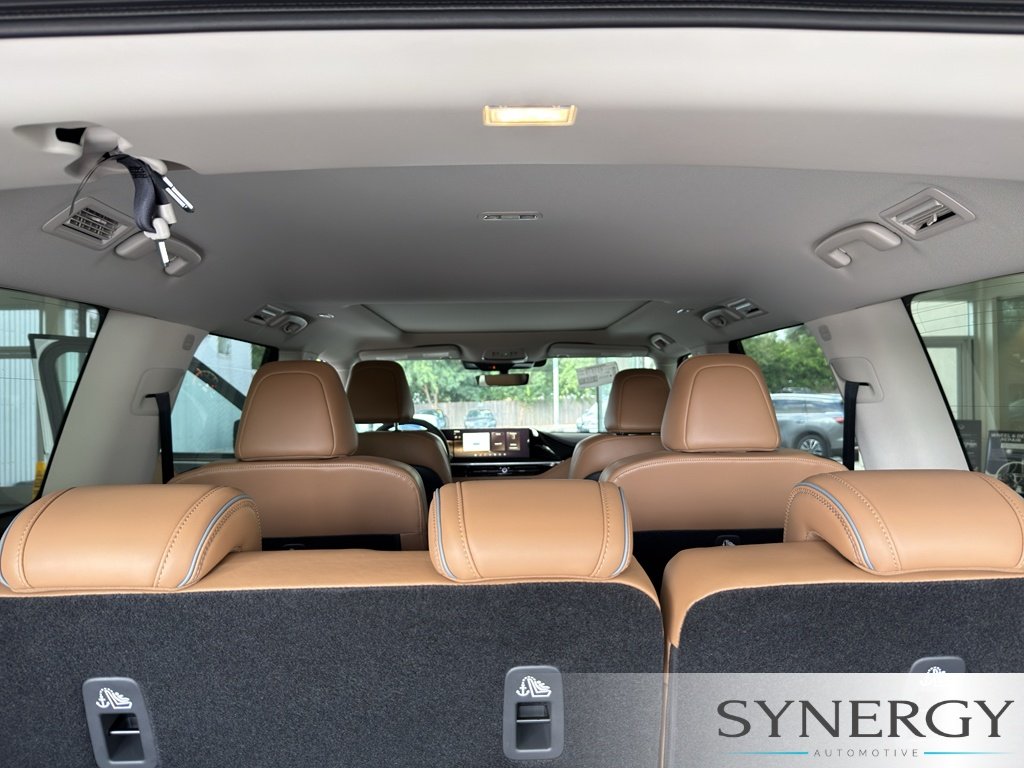 New 2027 Radiant White INFINITI LUXE image 34