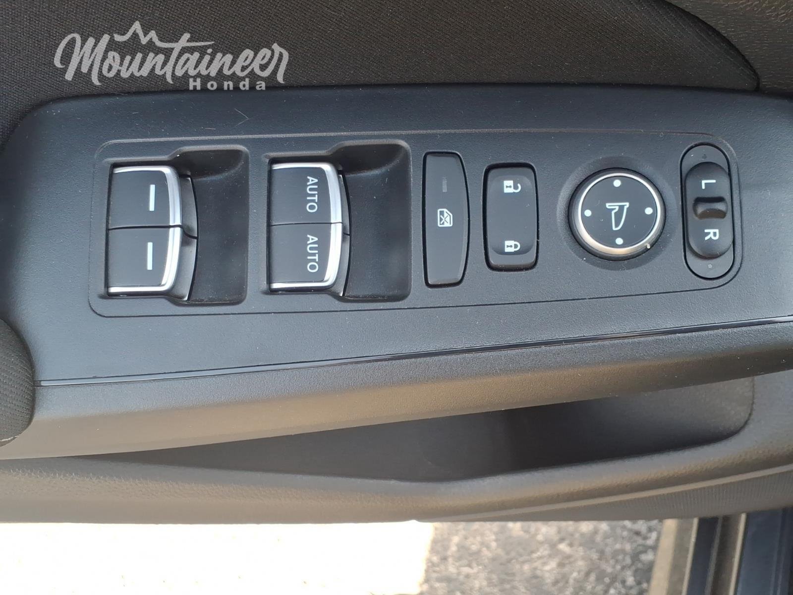Used 2025 Meteorite Gray Metallic Honda LX image 23