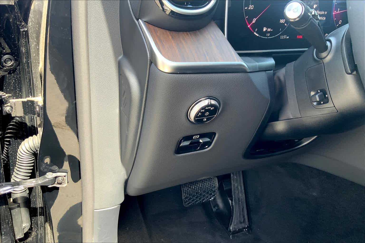 2025 Mercedes-Benz GLC Base - Photo 13