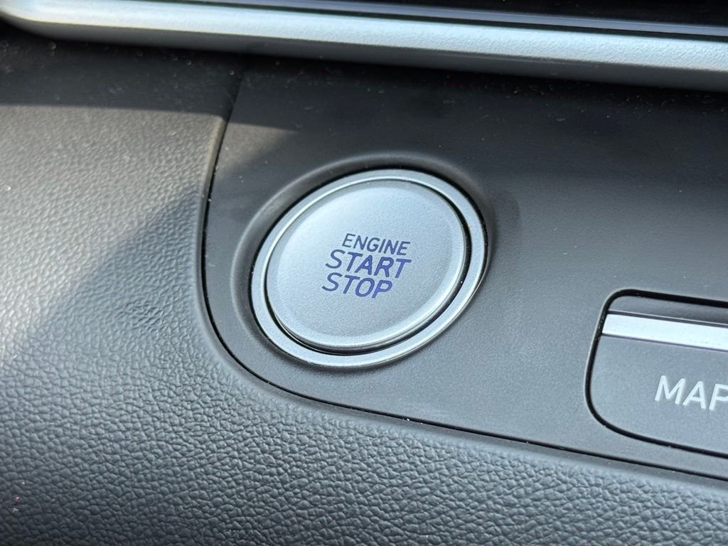 Used 2025 Gray Hyundai SEL Convenience image 18