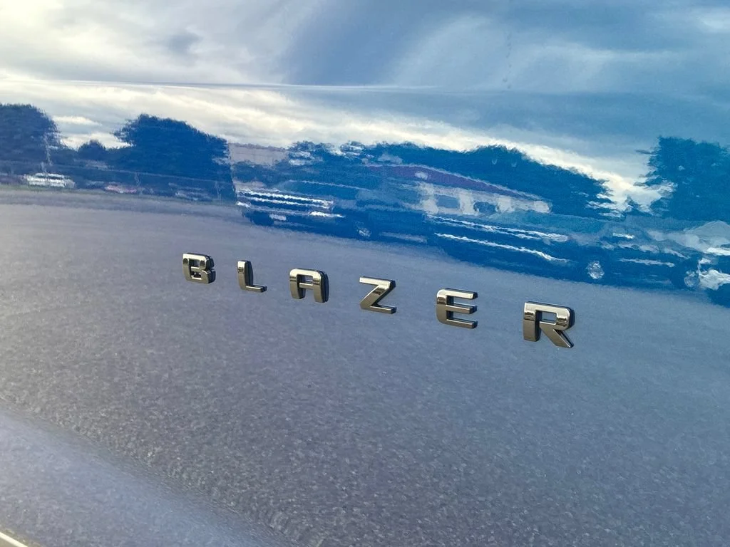 Used 2023 BLUE GLOW METALLIC Chevrolet LT image 27