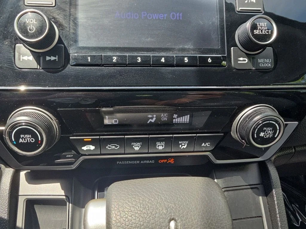 Used 2019 Red Honda LX image 18