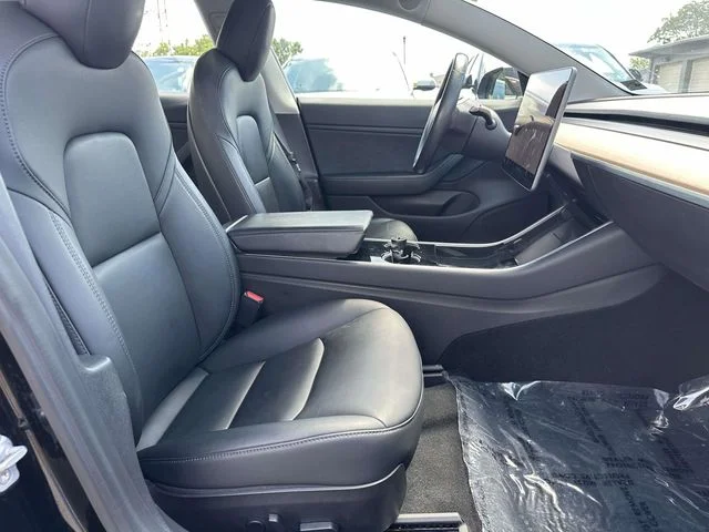 Used 2018 Black Tesla Long Range image 16