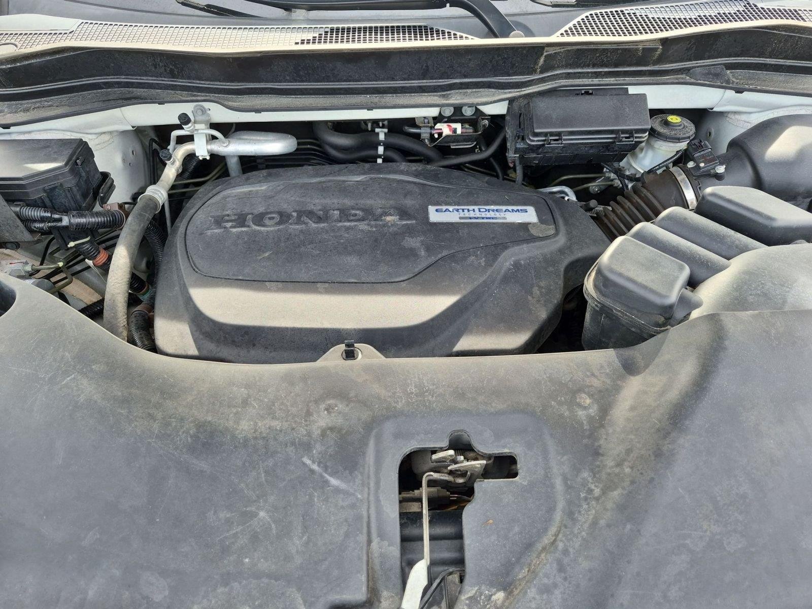 Used 2019 White Diamond Pearl Honda EX-L image 19