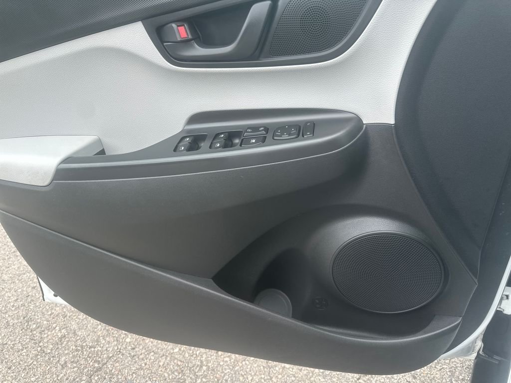 Used 2023 White Hyundai SEL image 18