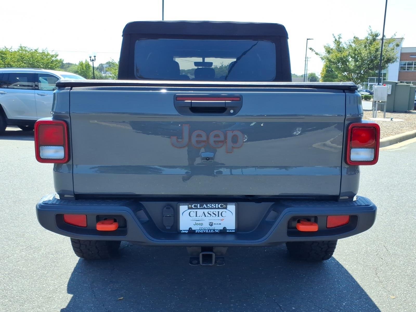 Used 2022 Sting-Gray Clearcoat Jeep Mojave image 16