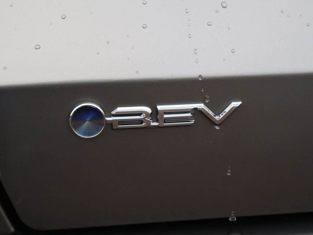 2026 Toyota bZ XLE - Photo 6