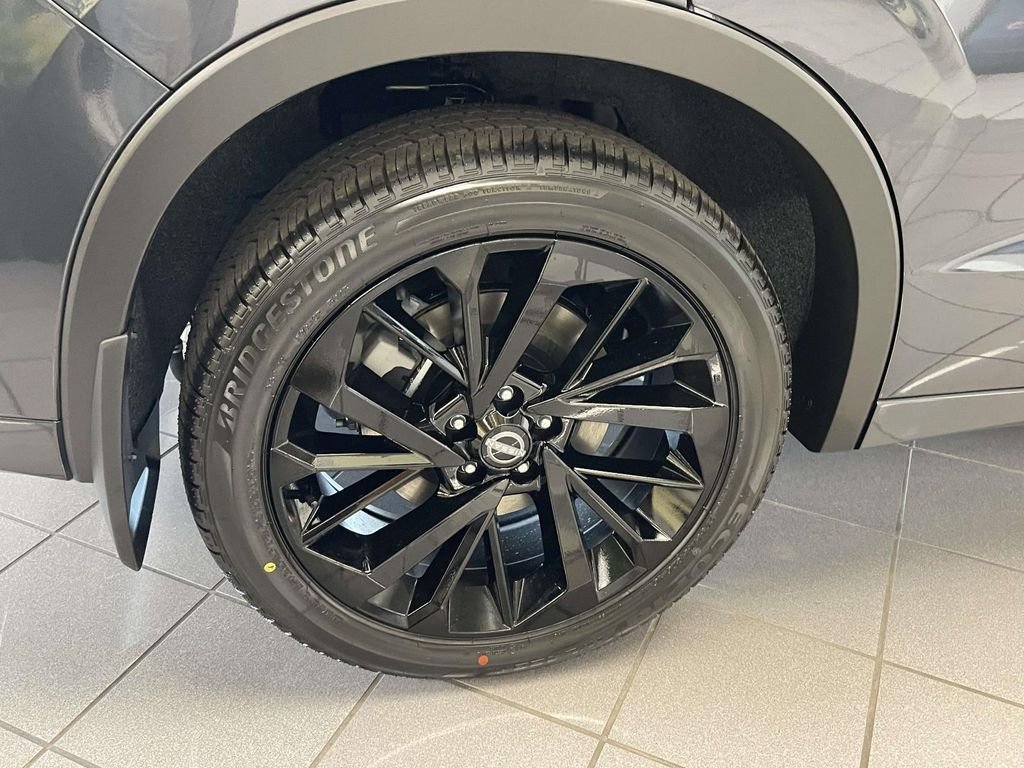 New 2026 Gray Nissan Platinum image 7