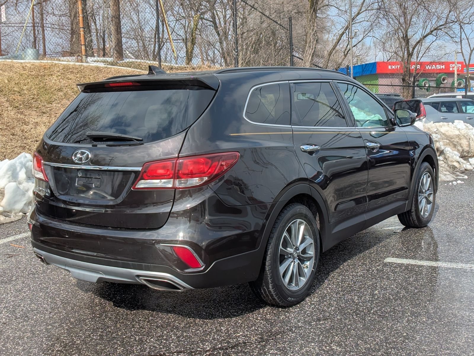 Used 2019 Brown Hyundai SE image 6