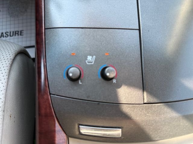 Used 2011 Silver Toyota Limited image 19