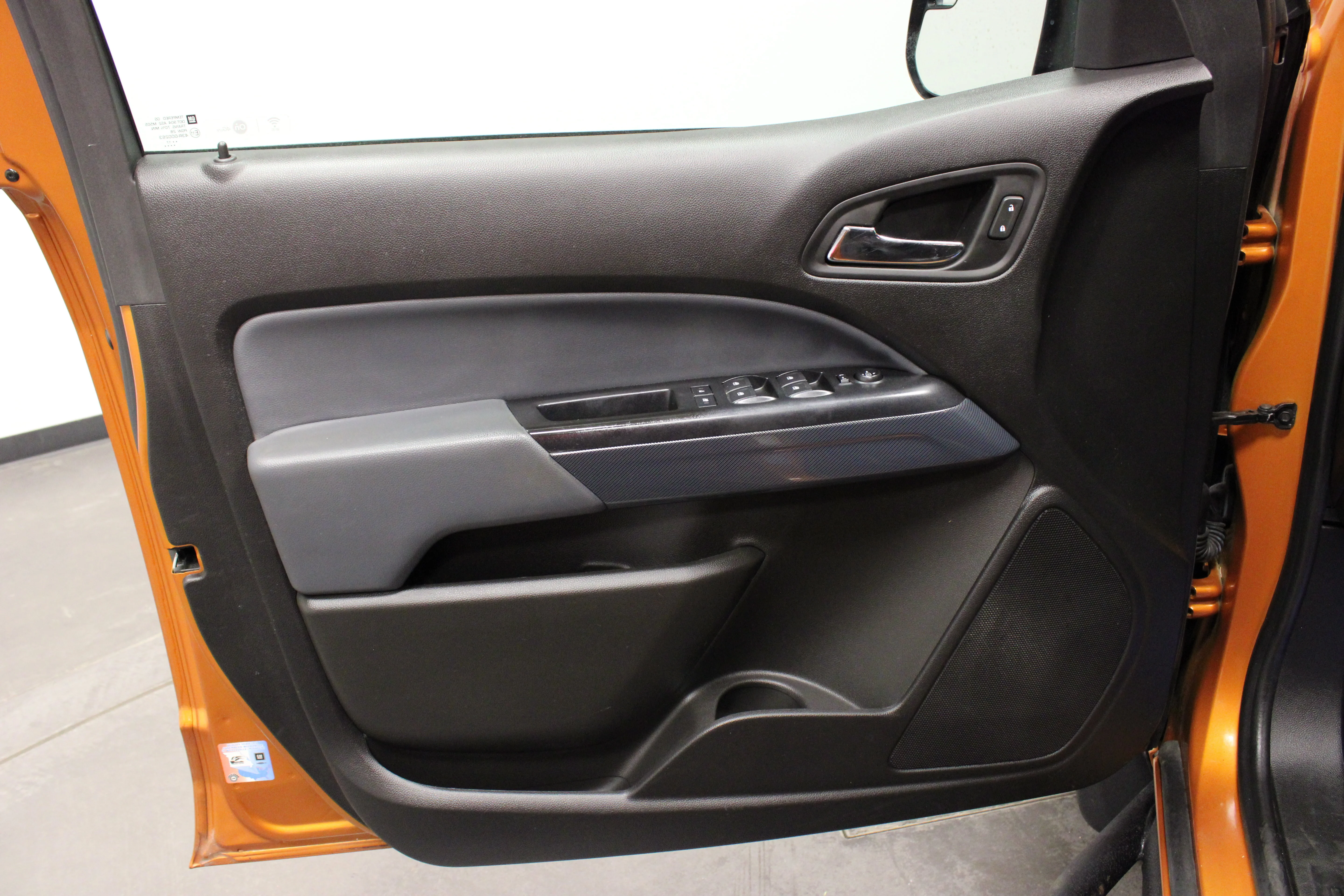 Used 2017 Burning Hot Metallic Chevrolet Z71 image 19