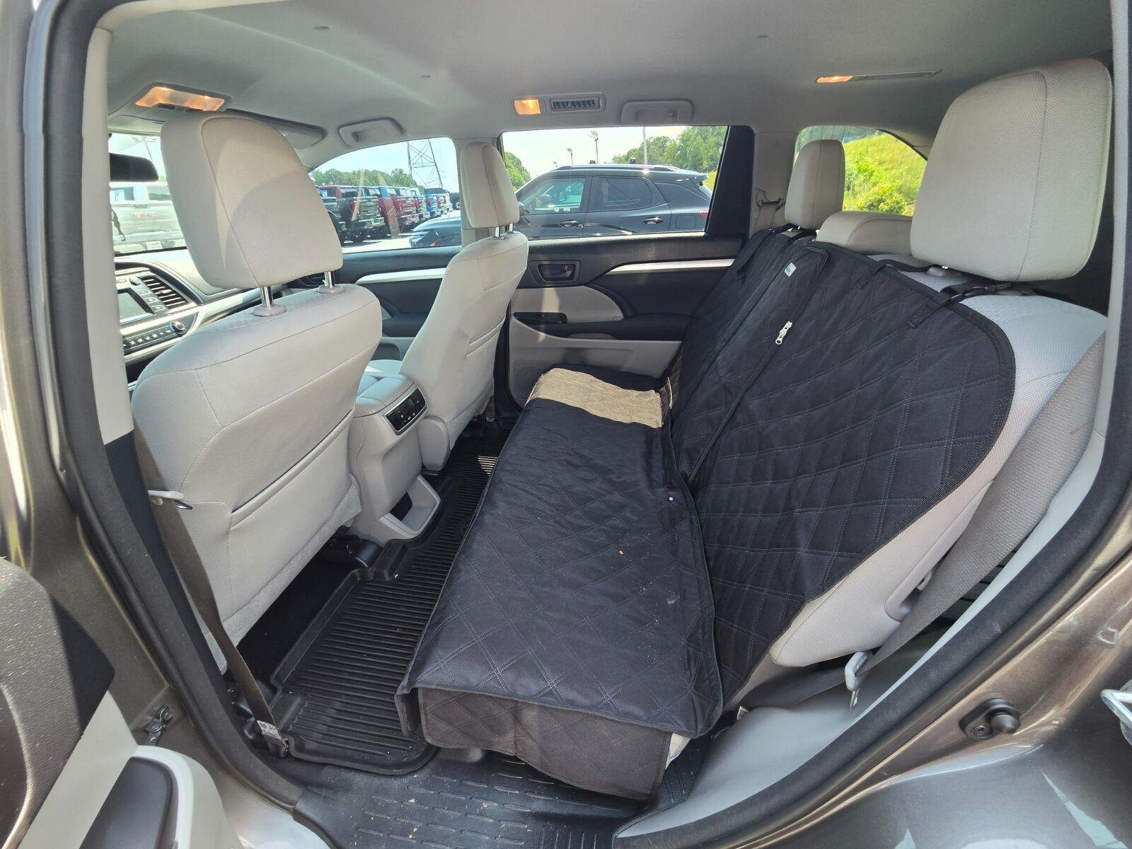 Used 2018 Grey Toyota LE image 9