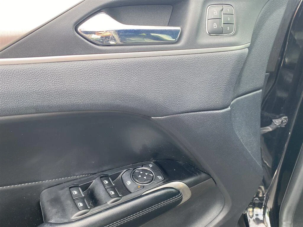 Used 2019 Infinite Black Lincoln Standard image 15