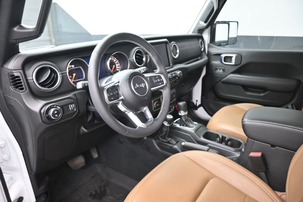 Used 2023 White Jeep Overland image 18