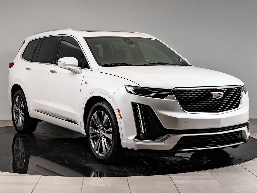 Used 2022 Crystal White Tricoat Cadillac Premium Luxury image 12