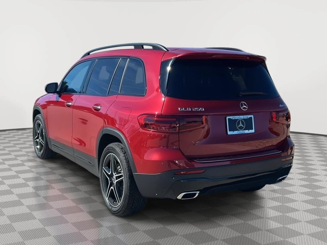 New 2025 MANUFAKTUR Patagonia Red Metallic Mercedes-Benz GLB 250 image 5
