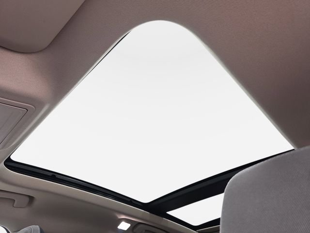 Used 2020 Gray Ford SE image 30