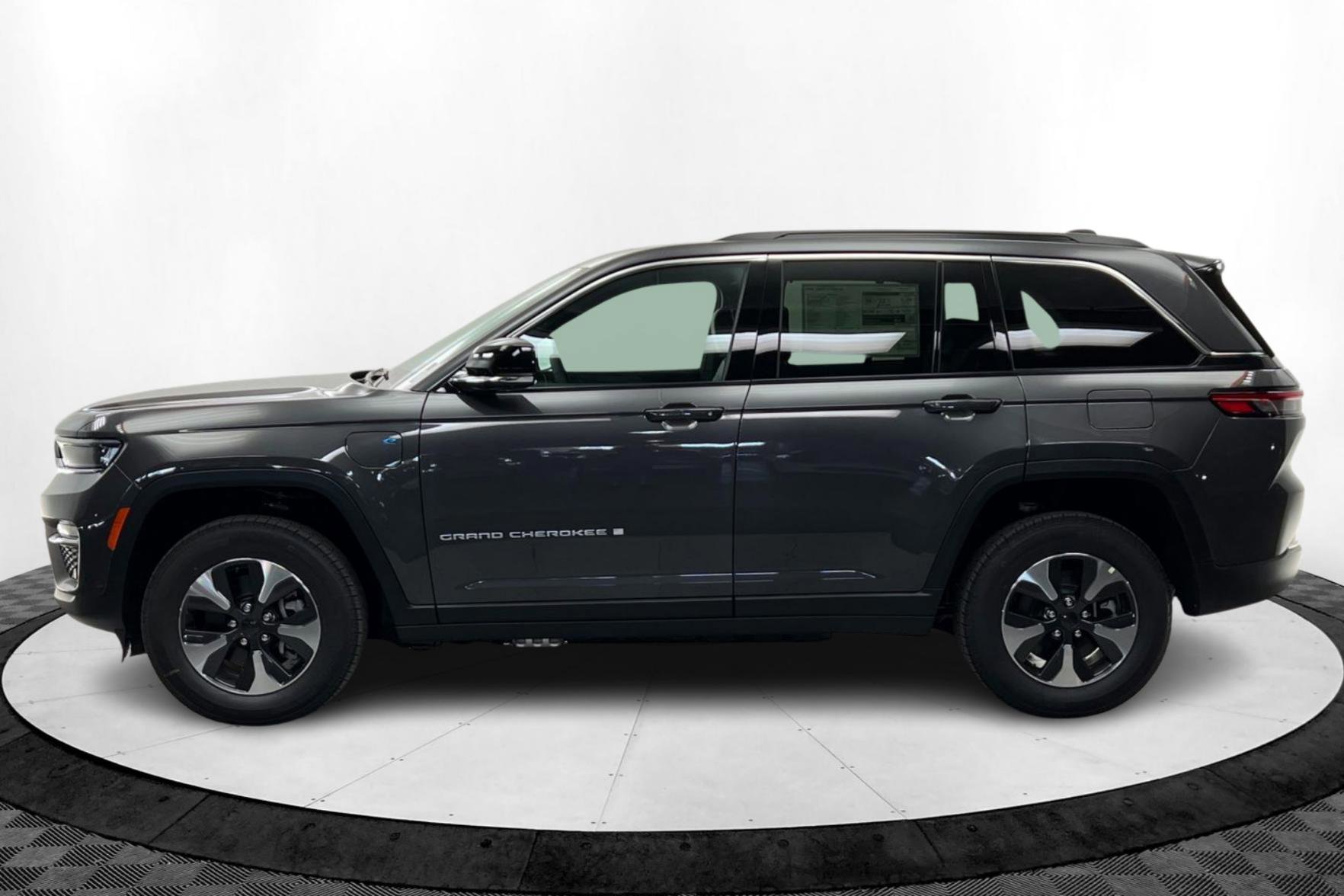 New 2024 Baltic Gray Metallic Clear-Coat Exterior Paint Jeep Base 4xe image 2