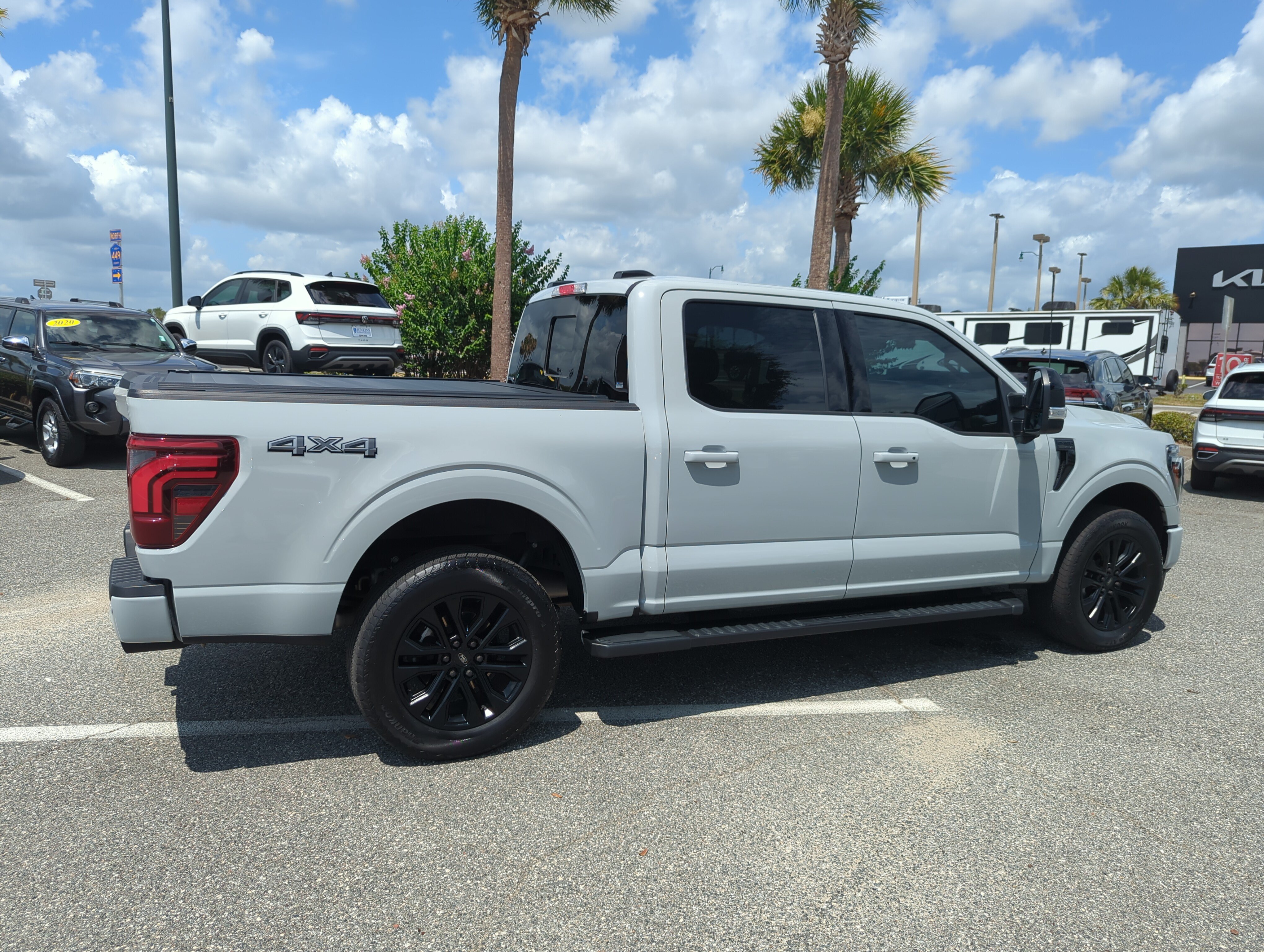 Used 2024 Avalanche Ford LARIAT image 4