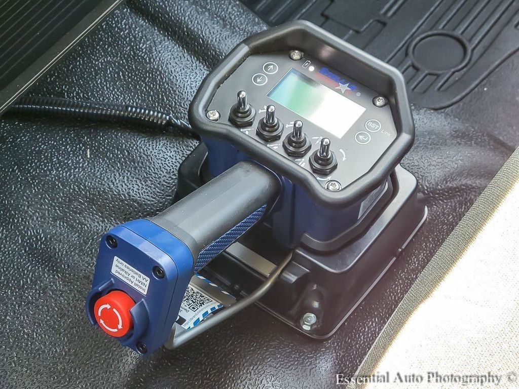 2023 Ford F-550 Super Duty Chassis Cab XLT - Photo 11