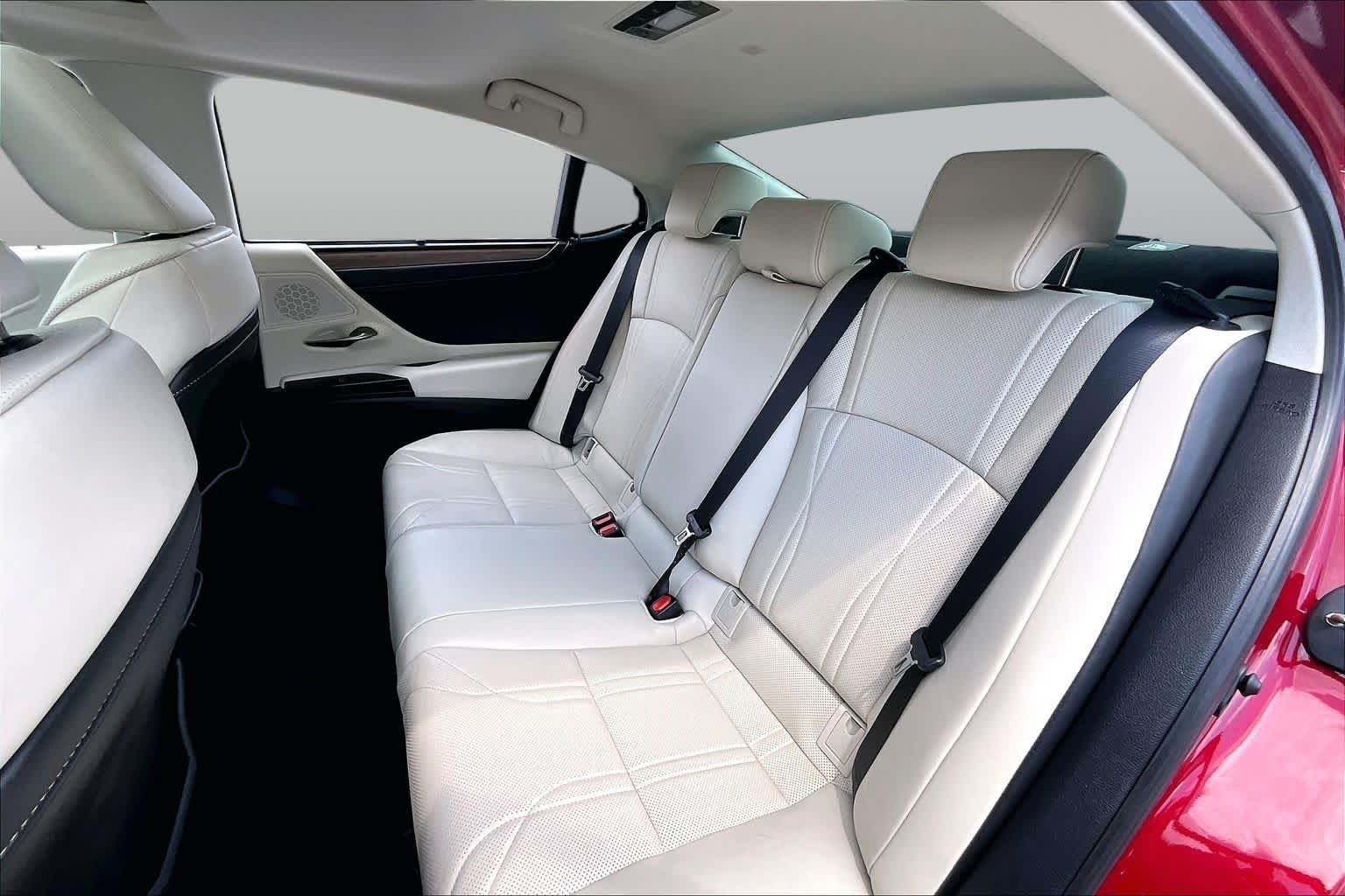 Used 2024 Matador Red Mica Lexus Ultra Luxury image 23
