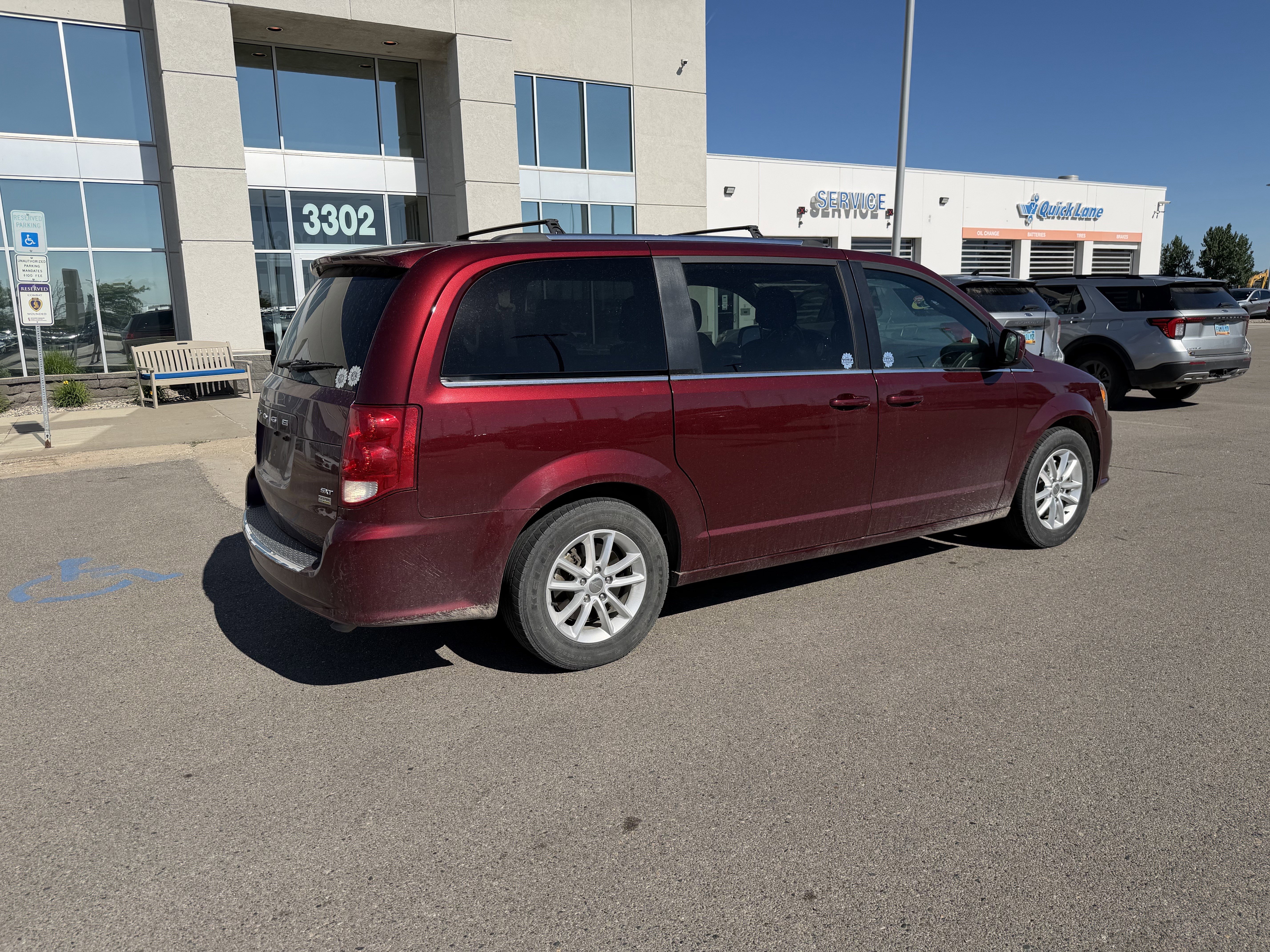 Used 2018 Octane Red Pearlcoat Dodge SXT image 4