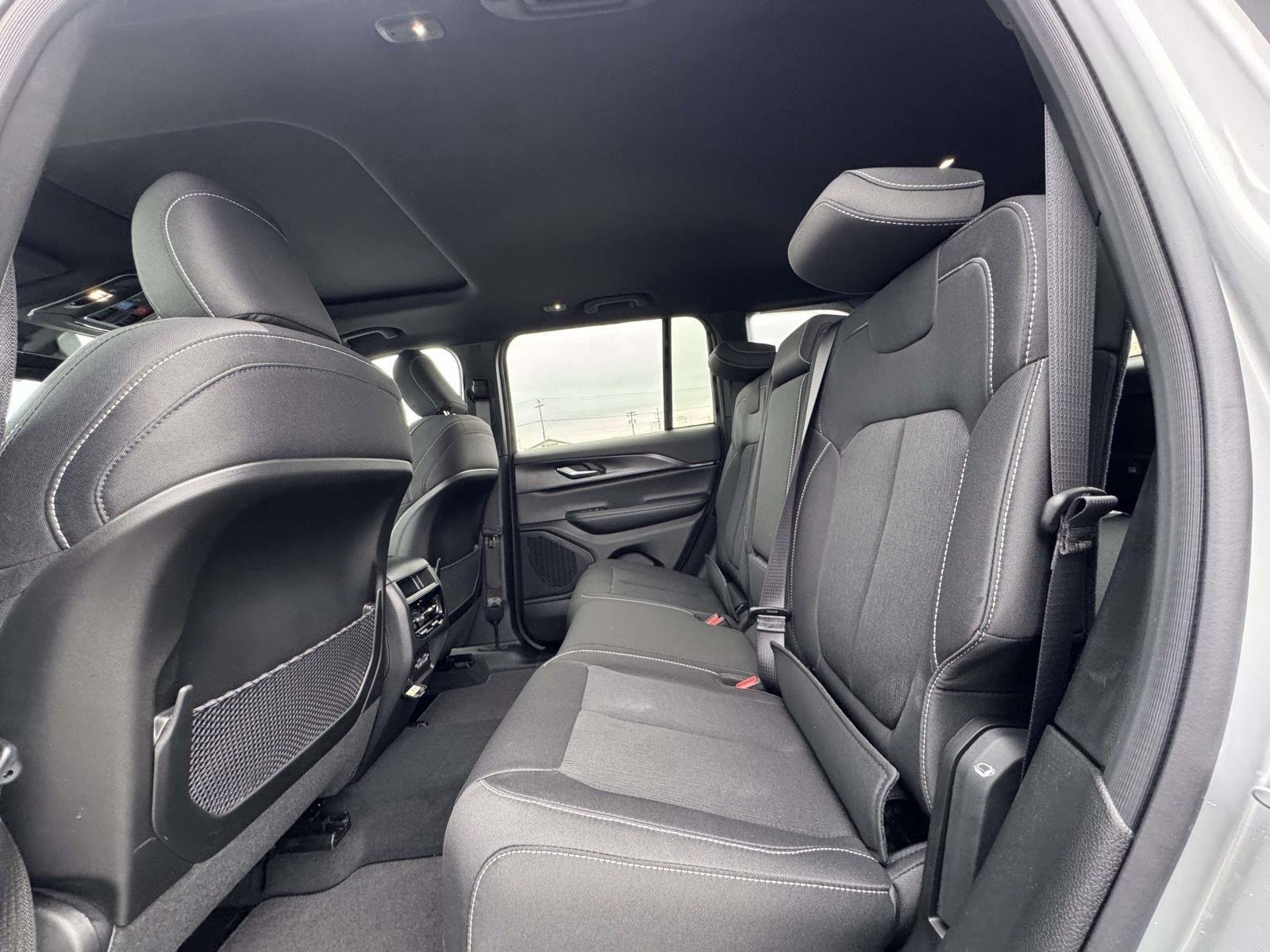 New 2026 Silver Zynith Jeep Laredo X image 19